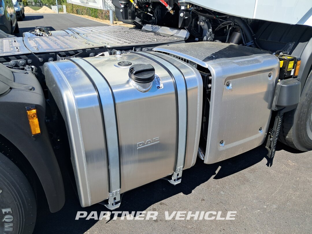 frontLeft : DAF XG 530 Cabeza tractora