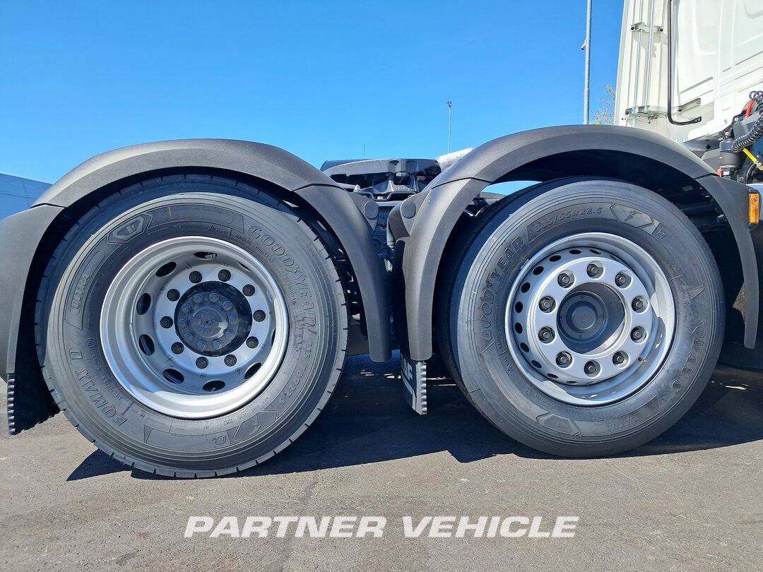 frontLeft : DAF XG 530 Cabeza tractora