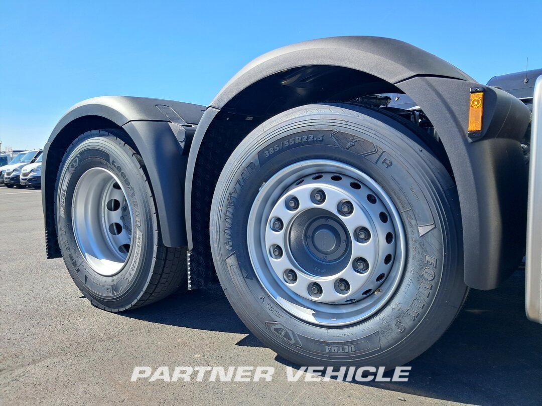 frontLeft : DAF XG 530 Cabeza tractora