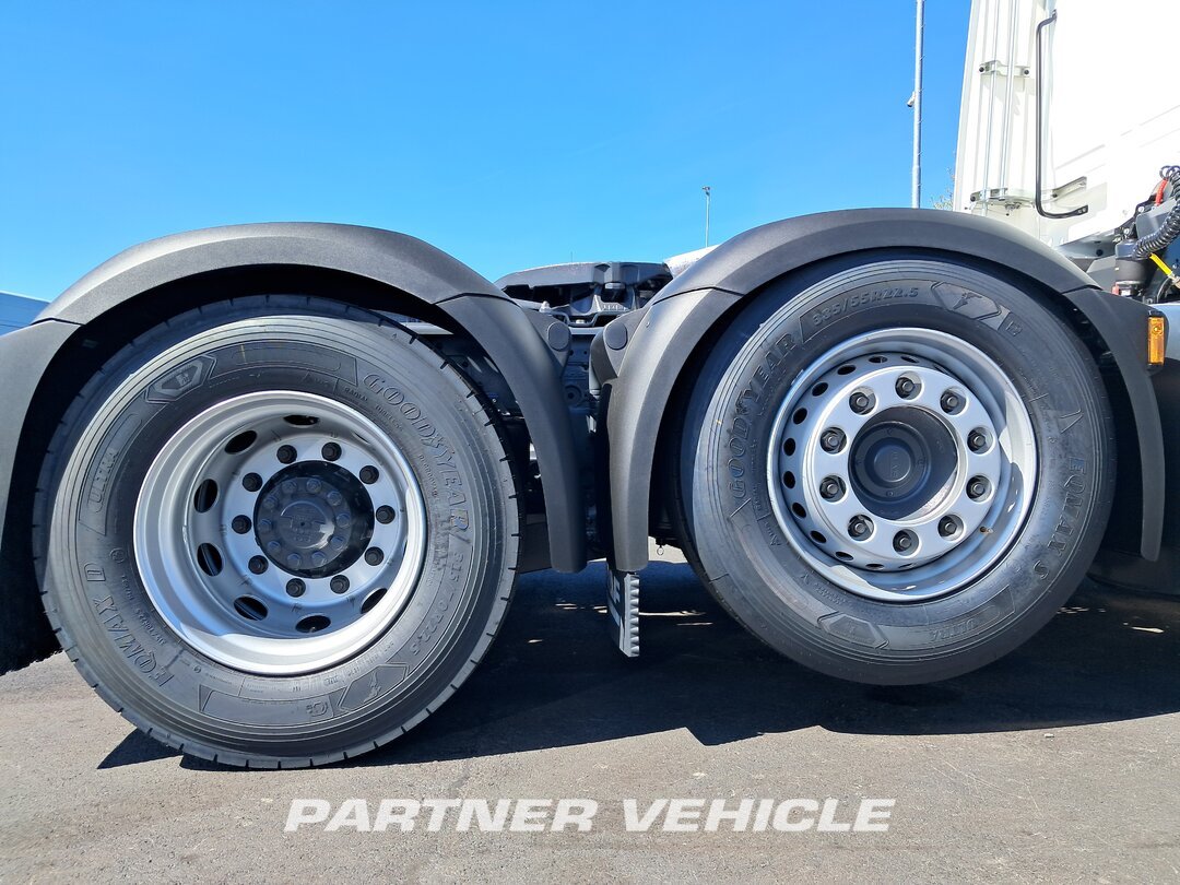 frontLeft : DAF XG 530 Cabeza tractora