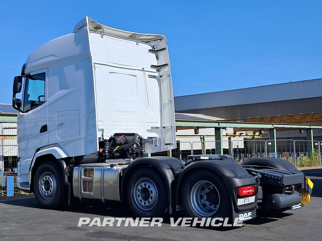 frontLeft : DAF XG 530 Trekker