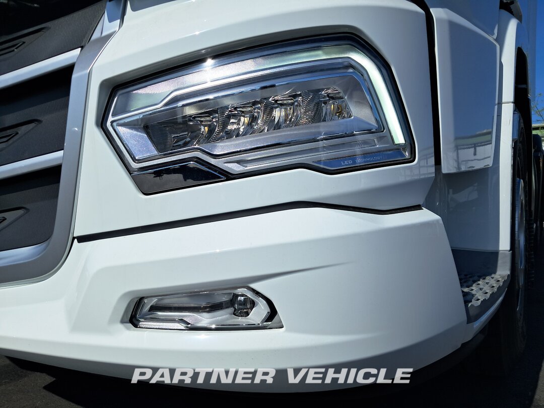 frontLeft : DAF XG 530 Trekker