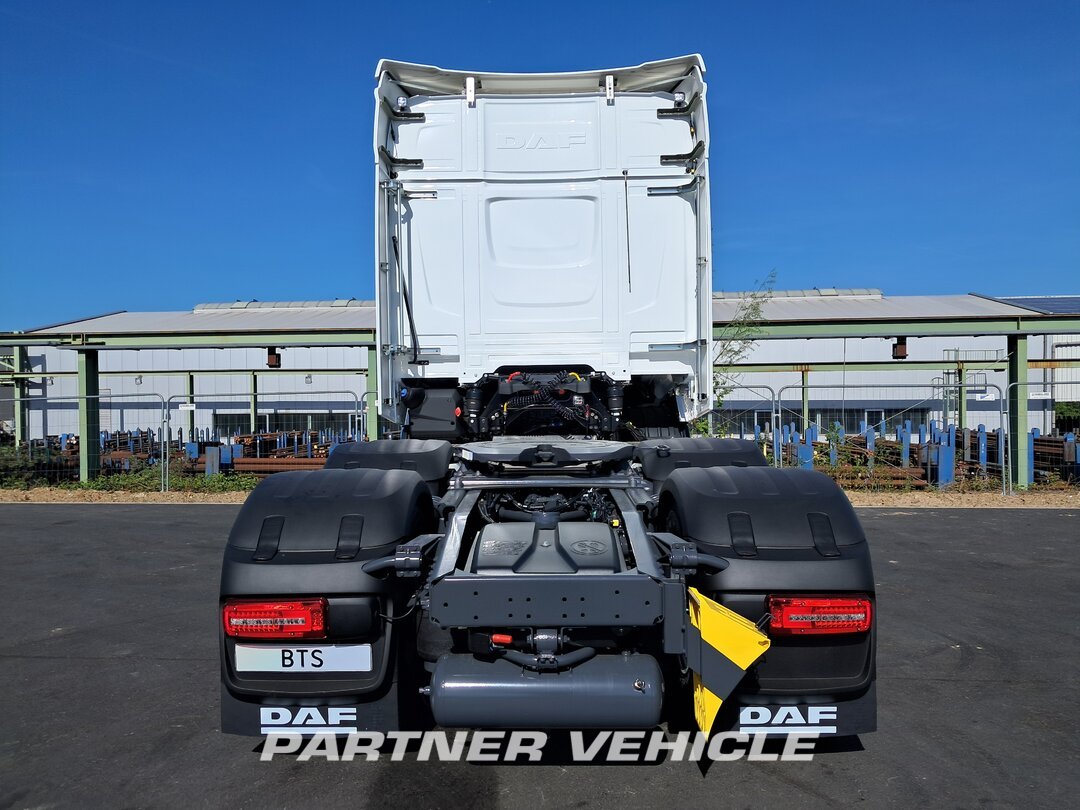 frontLeft : DAF XG 530 Trekker