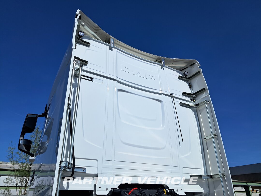 frontLeft : DAF XG 530 Trekker