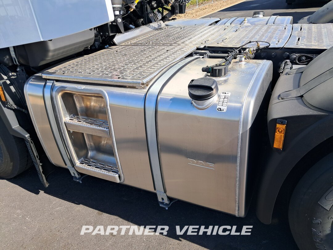 frontLeft : DAF XG 530 Trekker