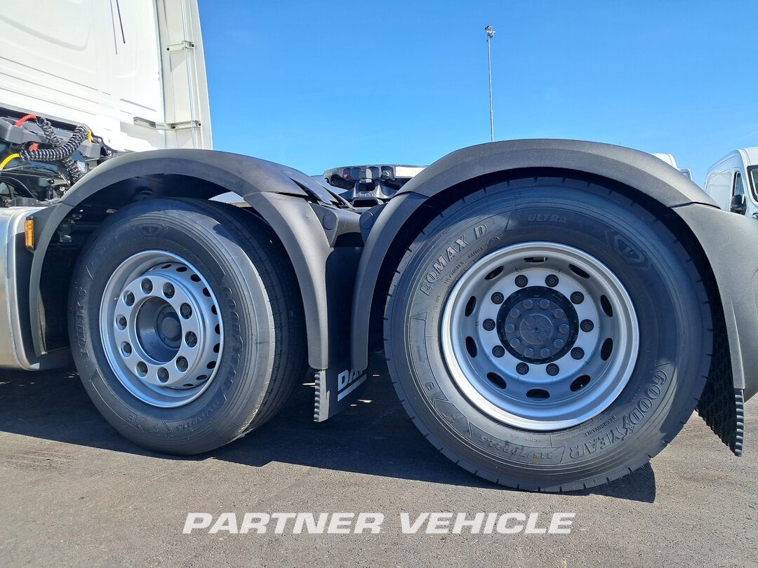 frontLeft : DAF XG 530 Trekker