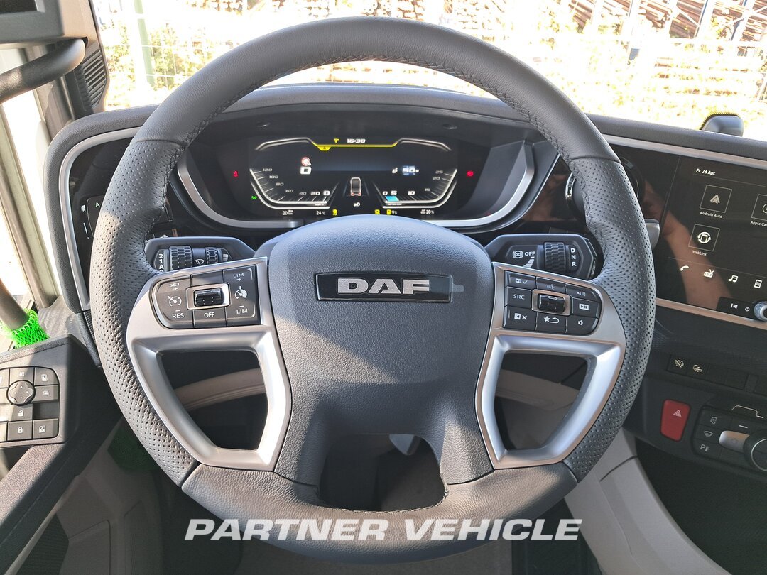 frontLeft : DAF XG 530 Trekker