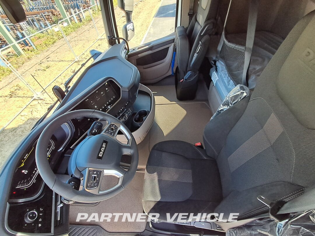 frontLeft : DAF XG 530 Trekker