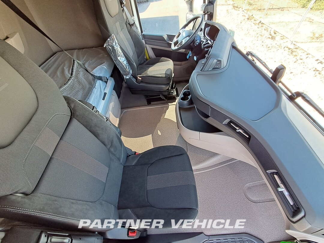 frontLeft : DAF XG 530 Trekker
