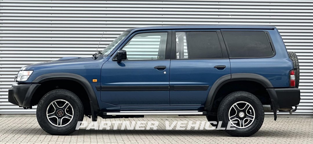 frontLeft : Nissan Grijs kenteken 3500 kg trekken Fourgon utilitaire