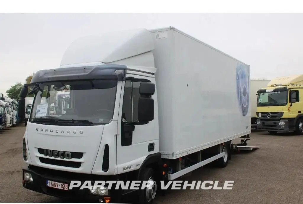 Iveco Eurocargo 80E180 4X2  Грузовик с кузовом-фургоном