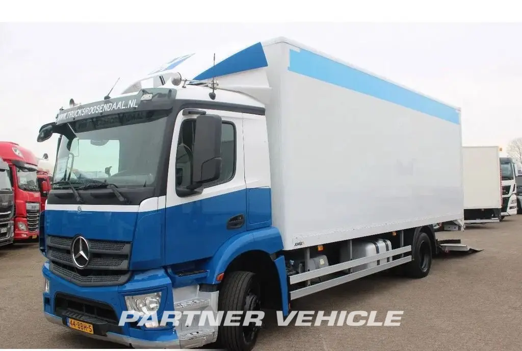 Mercedes Antos 1833 4X2  Karoserije furgona