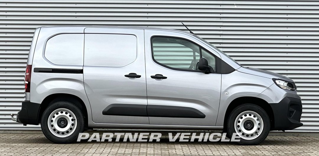 frontLeft : Citroën 1.5 hdi automaat Closed box van