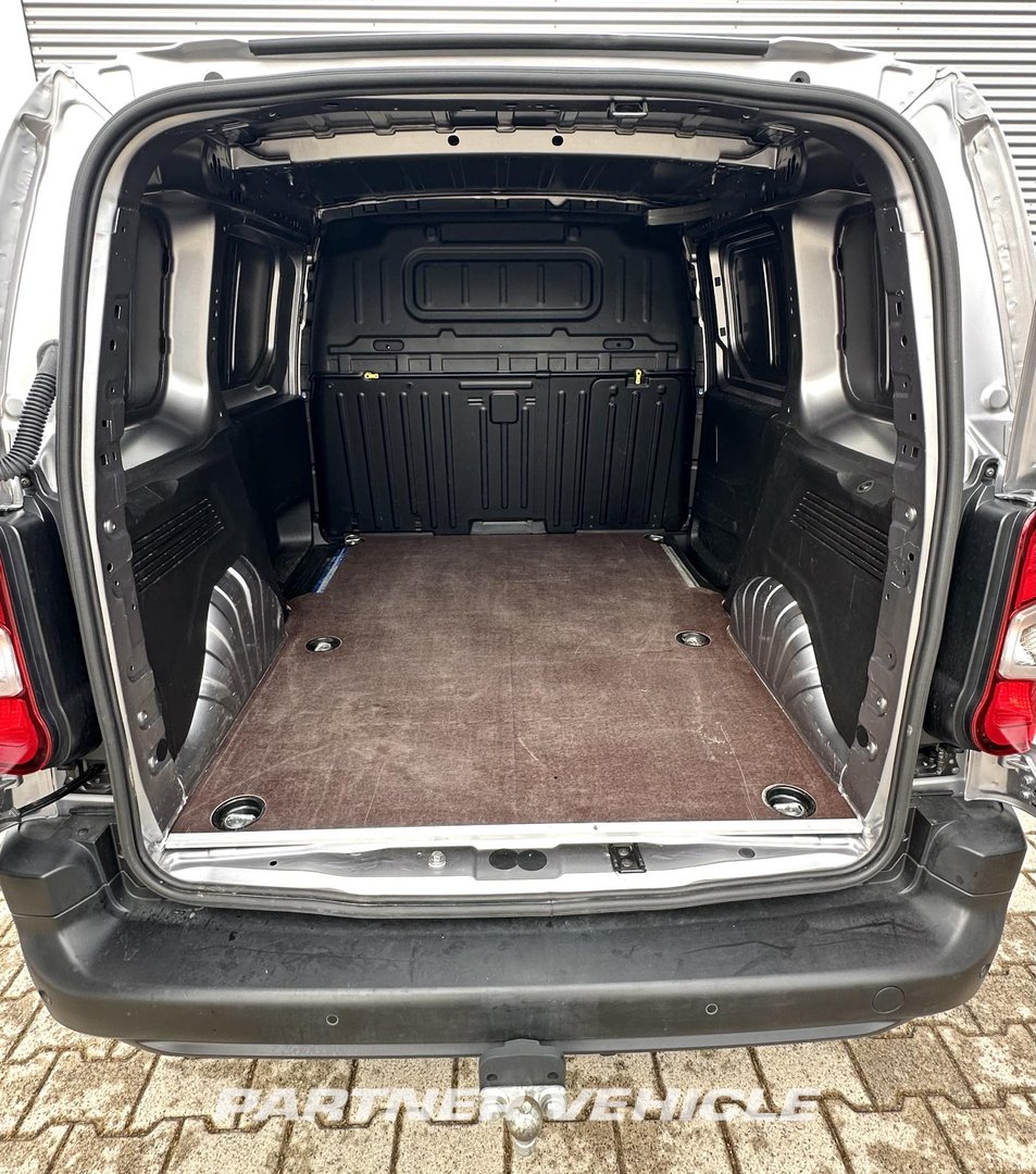 frontLeft : Citroën 1.5 hdi automaat Closed box van