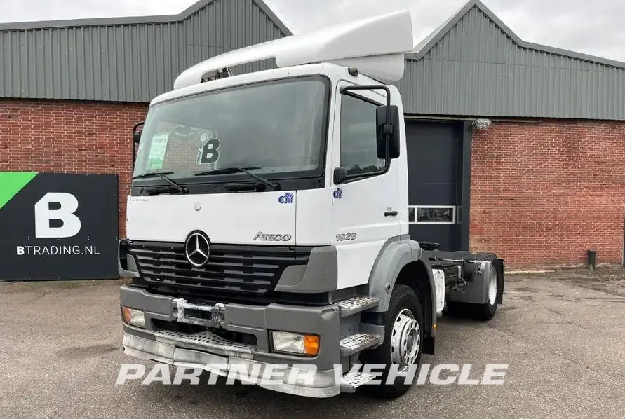 Mercedes Atego 1828 4X2 وحدات الجر