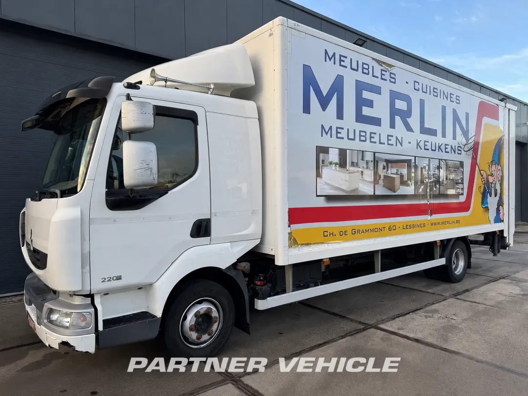 Renault Midlum 220 4X2  Kassebil