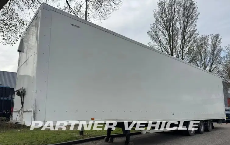 Van Hool 3 asser Gesloten aanhangwagen