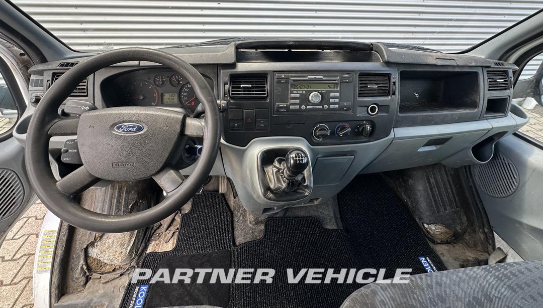 frontLeft : Ford Transit 105pk Minibusevi furgoni