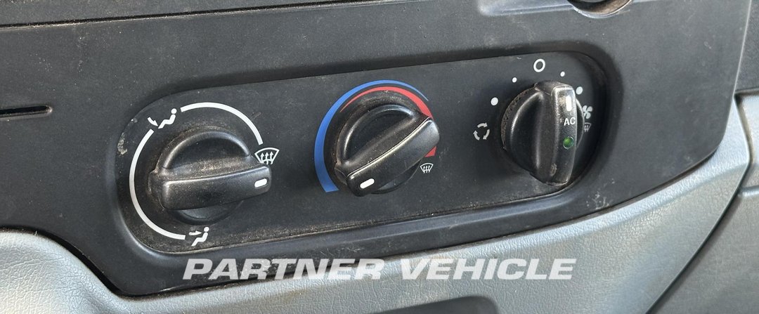 frontLeft : Ford Transit 105pk Minibusevi furgoni