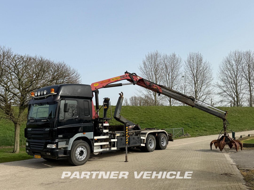 frontLeft : DAF CF85.430 Kamion s kukom za podizanje tereta