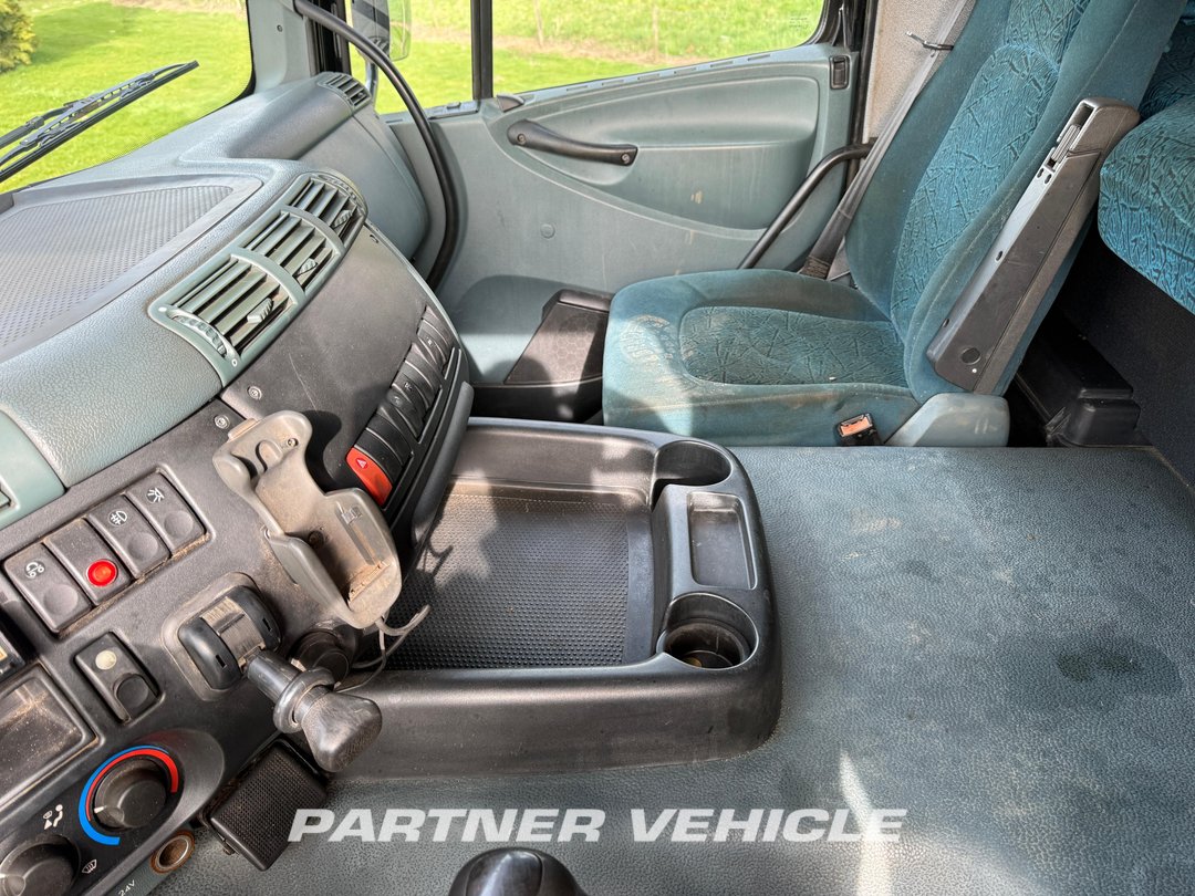 frontLeft : DAF CF85.430 Kamion s kukom za podizanje tereta