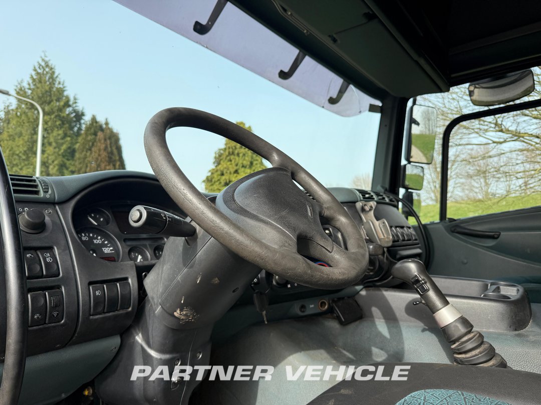 frontLeft : DAF CF85.430 Kamion s kukom za podizanje tereta