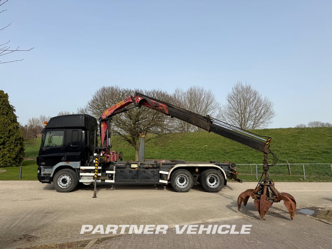 frontLeft : DAF CF85.430 Kamion s kukom za podizanje tereta