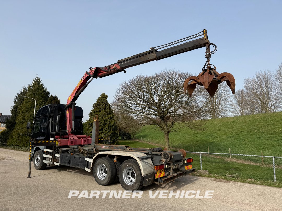 frontLeft : DAF CF85.430 Kamion s kukom za podizanje tereta