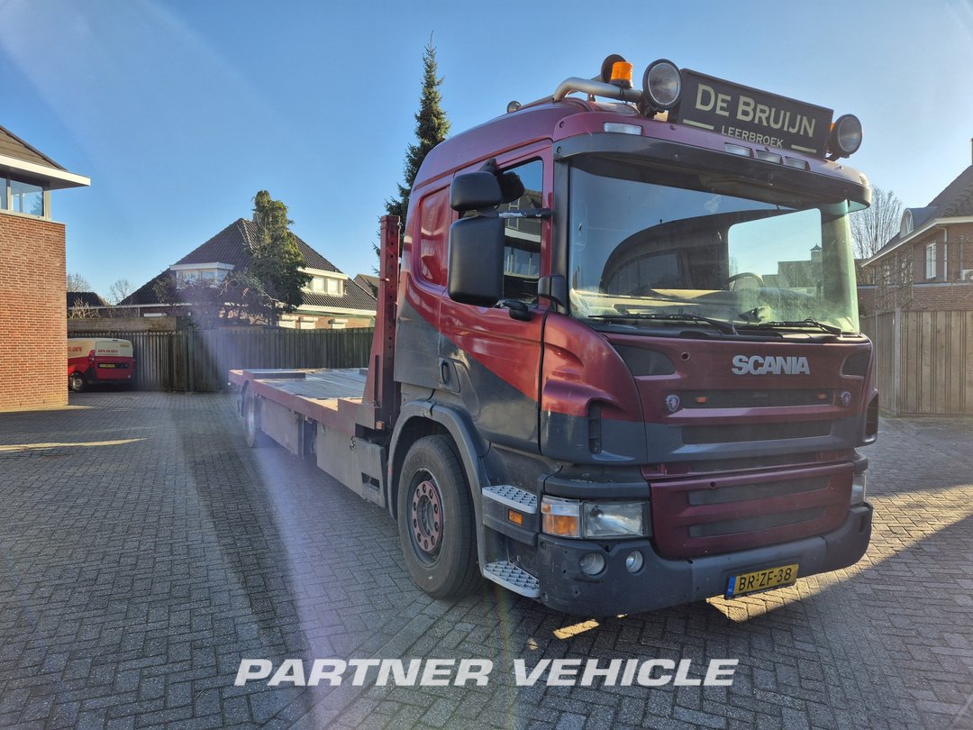 frontLeft : Scania P420 Fladvogne lastbiler