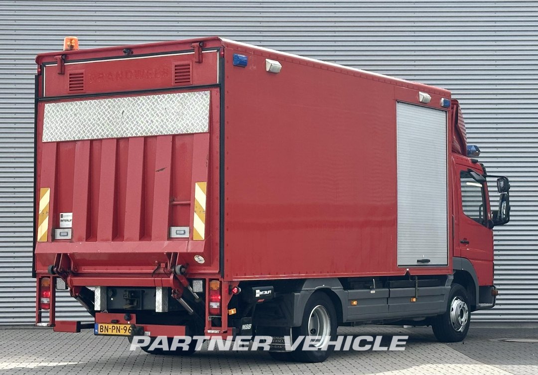 frontLeft : Mercedes Atego 1018 شاحنة حريق
