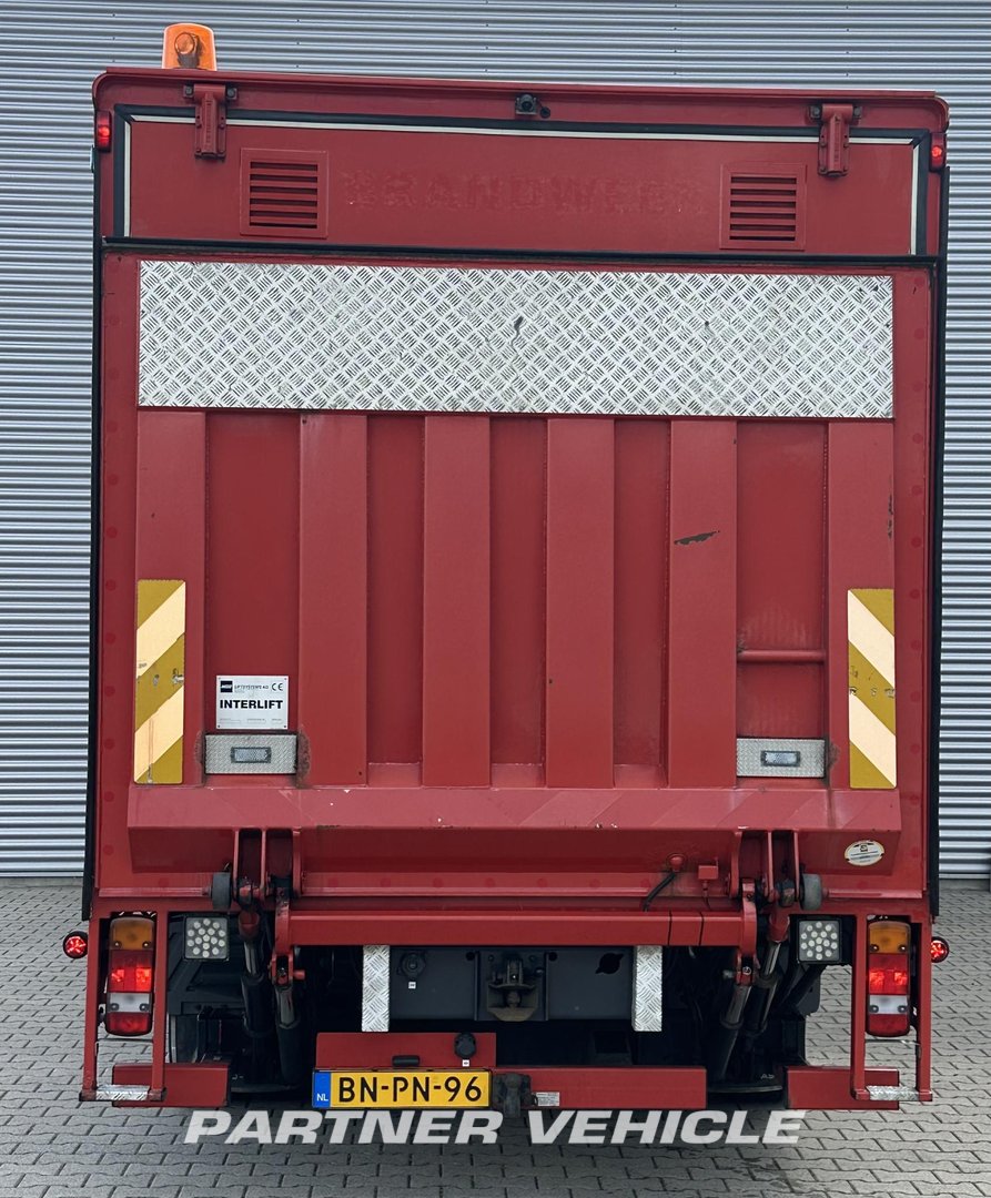 frontLeft : Mercedes Atego 1018 شاحنة حريق