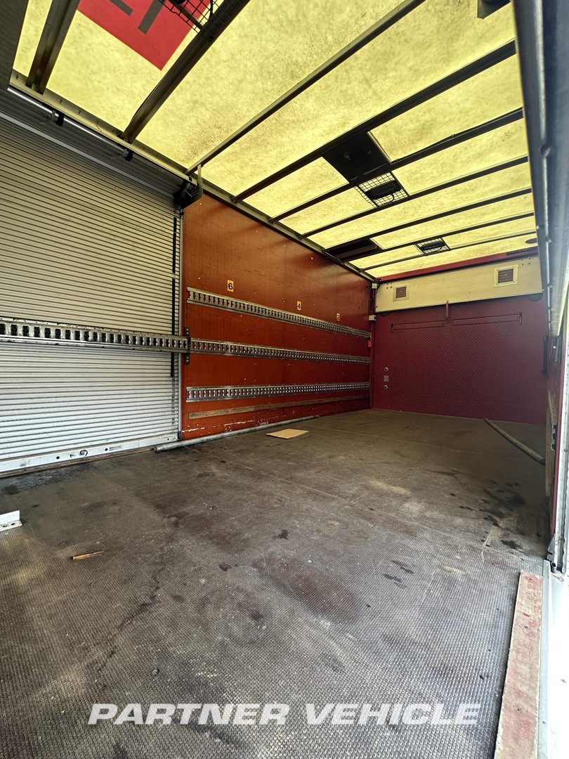 frontLeft : Mercedes Atego 1018 شاحنة حريق
