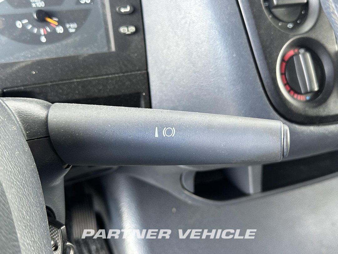 frontLeft : Mercedes Atego 1018 شاحنة حريق