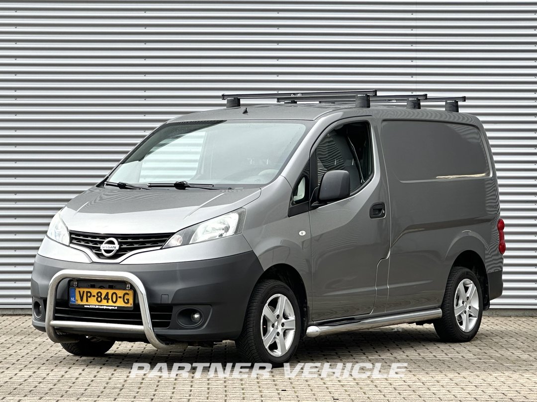 Nissan NV200 90PK شاحنة خفيفة بصندوق مغلق