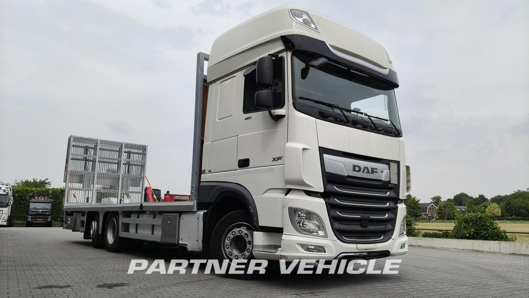 frontLeft : DAF XF 480 شاحنات مسطحة