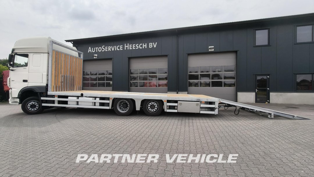 frontLeft : DAF XF 480 شاحنات مسطحة