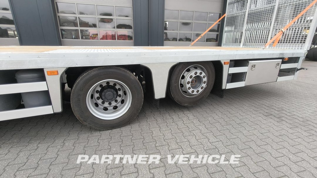 frontLeft : DAF XF 480 شاحنات مسطحة