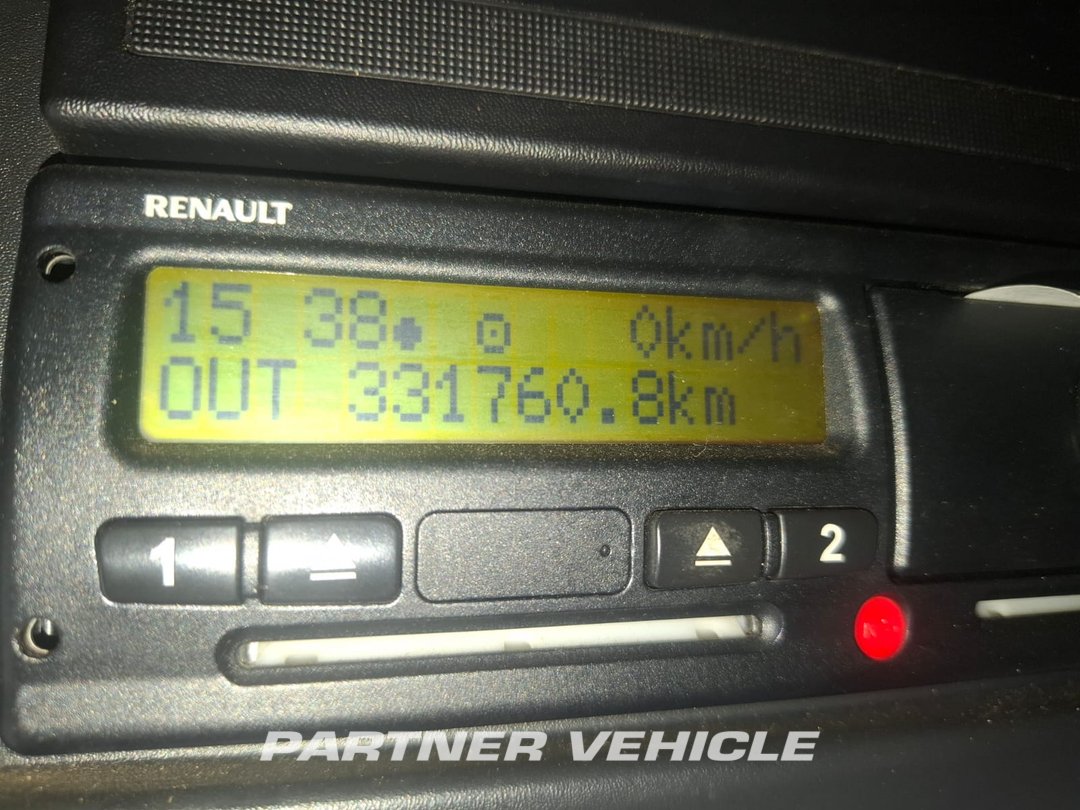 frontLeft : Renault 220-12 L каросерия