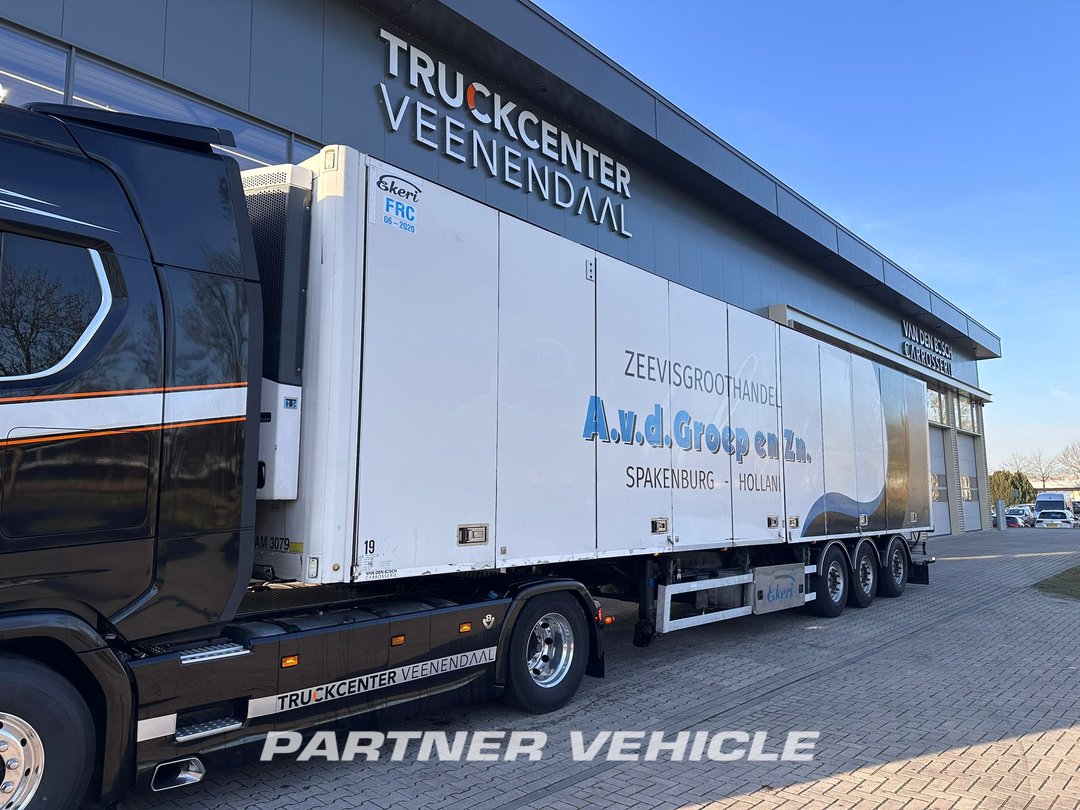 frontLeft : Ekeri Refrigerated Semi-Trailer
