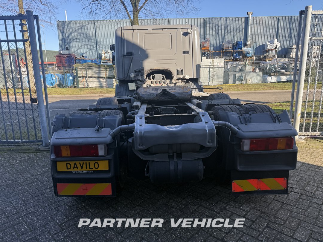 frontLeft : Scania P380 Tractor Unit