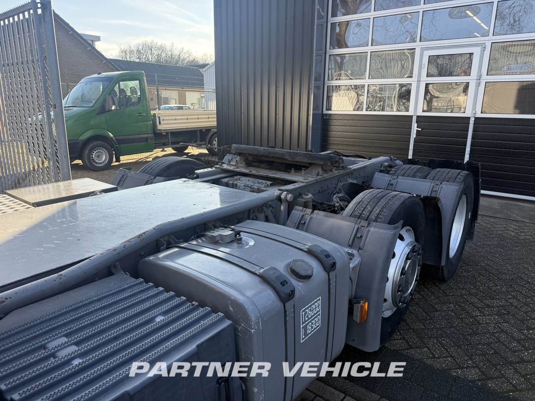 frontLeft : Scania P380 Tractor Unit