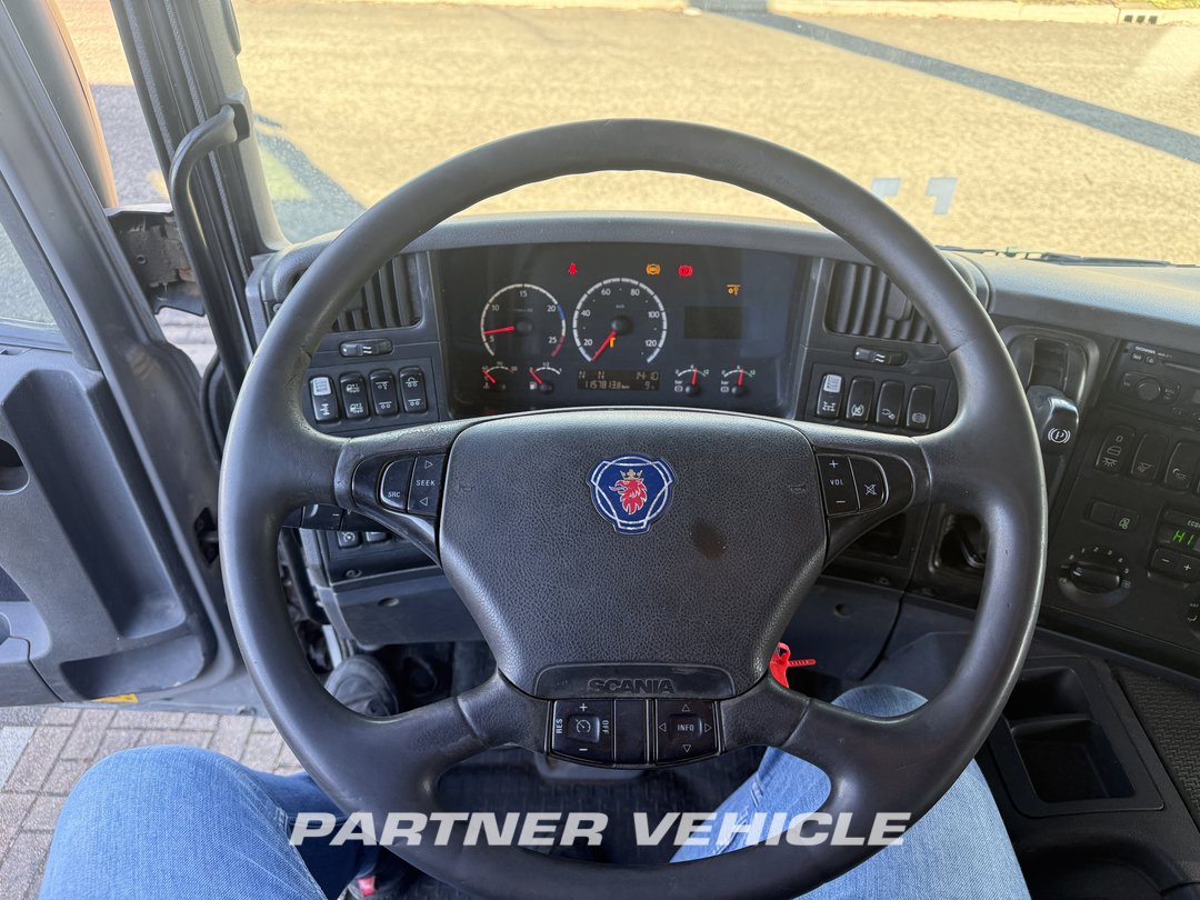 frontLeft : Scania P380 Tractor Unit