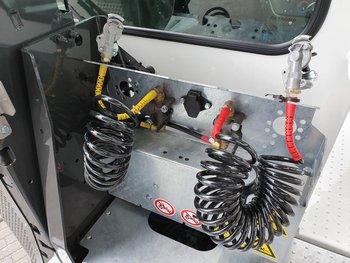 Foto van Gebruikt Terminal trekker Terberg YT222 4X2 2019