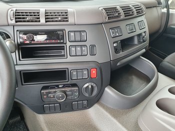 Foto van Gebruikt Bakwagen DAF CF 4X2 2020