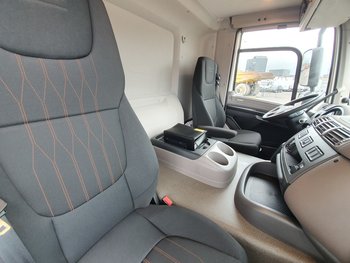 Foto van Gebruikt Bakwagen DAF CF 4X2 2020