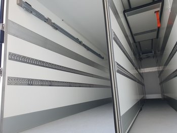 Foto van Gebruikt Bakwagen Volvo 4X2 2021