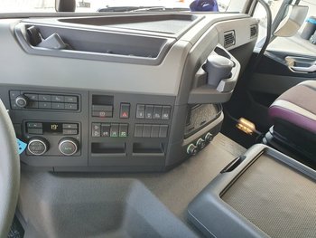 Foto van Gebruikt Bakwagen Volvo 4X2 2021