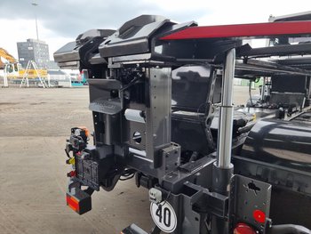 Foto van Nieuw Terminal trekker Terberg BC183 4X2