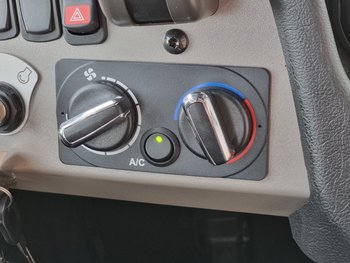 Foto van Nieuw Terminal trekker Terberg BC183 4X2