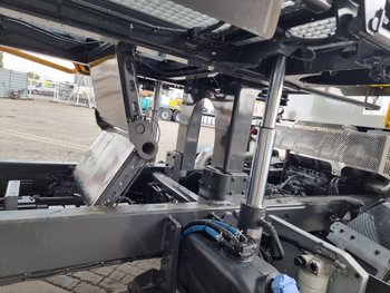 Foto van Nieuw Terminal trekker Terberg BC183 4X2